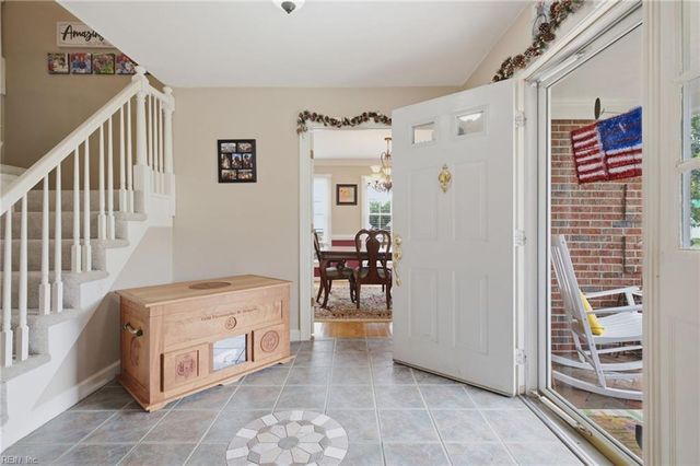 1 N Point DR, Portsmouth, VA 23703