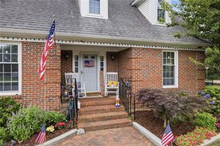 1 N Point DR, Portsmouth, VA 23703