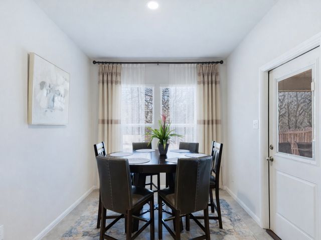 220 Abingdon Street, Azle, TX 76020