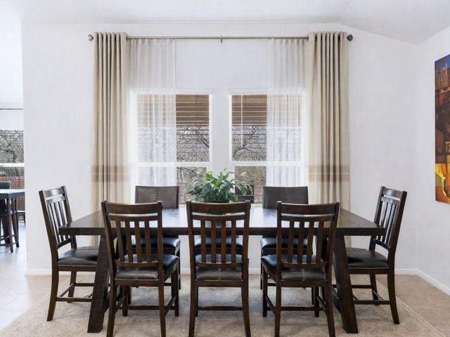 220 Abingdon Street, Azle, TX 76020