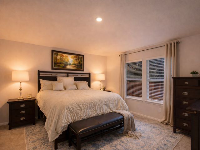 220 Abingdon Street, Azle, TX 76020