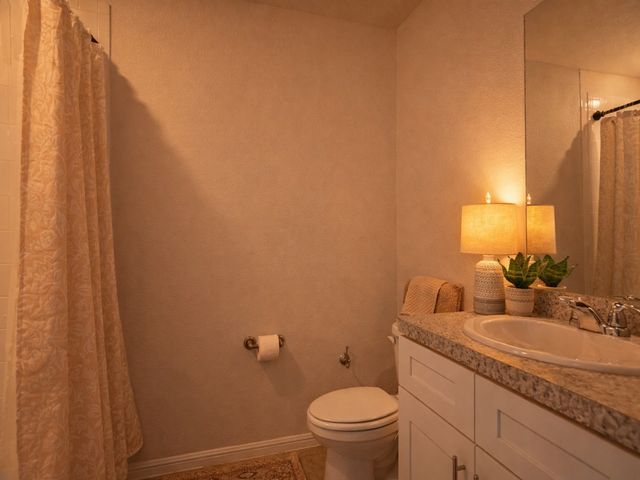 220 Abingdon Street, Azle, TX 76020