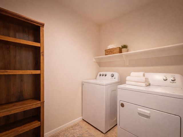 220 Abingdon Street, Azle, TX 76020