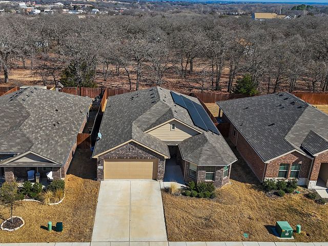 220 Abingdon Street, Azle, TX 76020