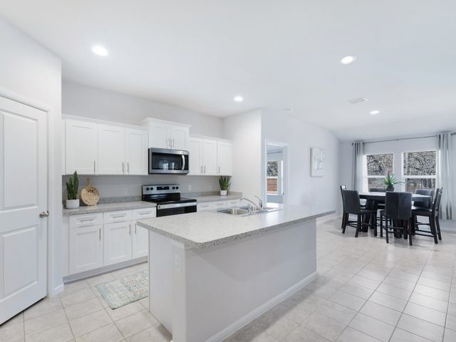 220 Abingdon Street, Azle, TX 76020