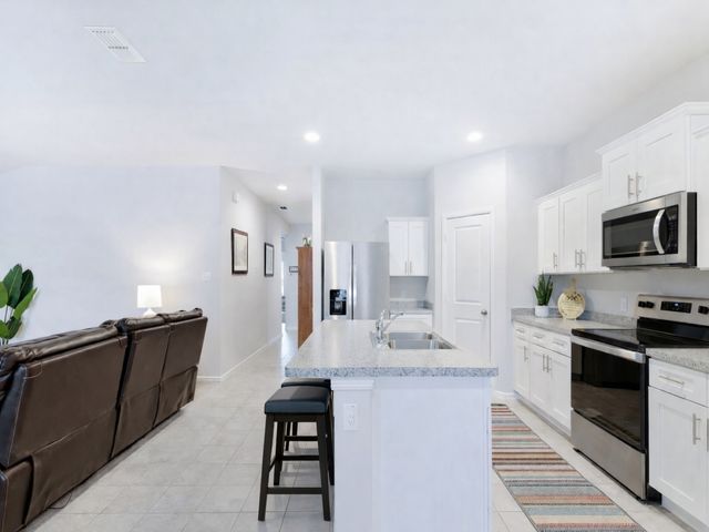 220 Abingdon Street, Azle, TX 76020