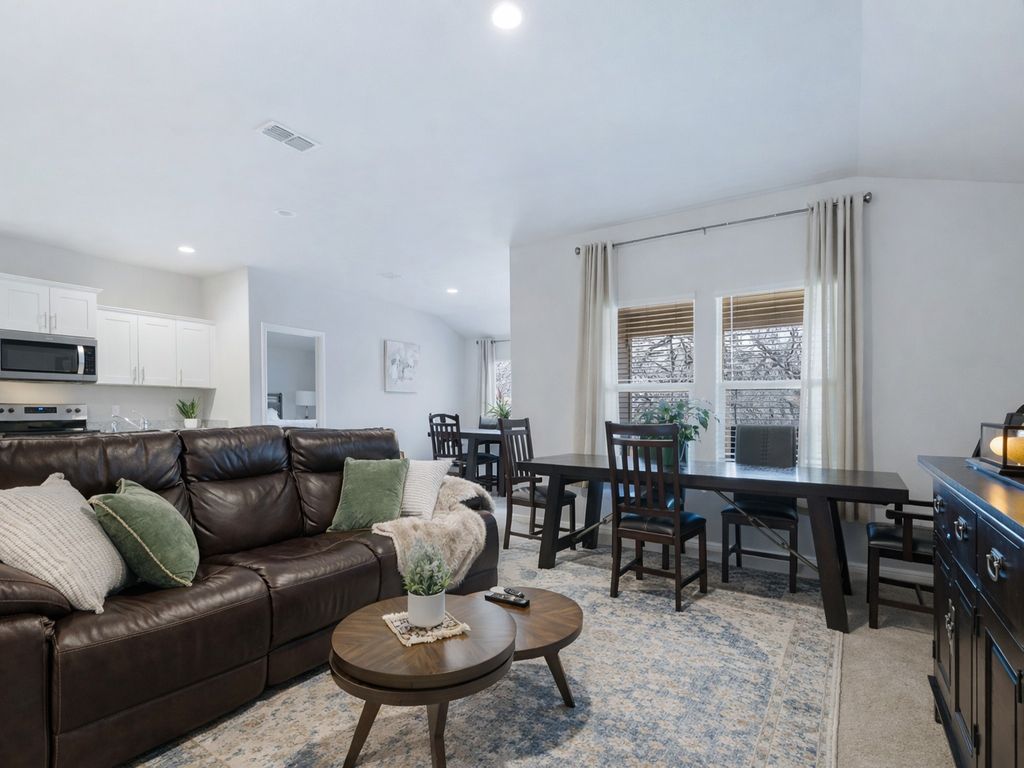 220 Abingdon Street, Azle, TX 76020