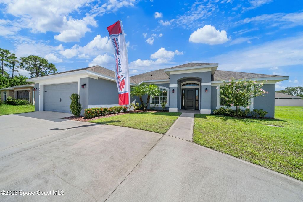 878 Garvey Road SW, Palm Bay, FL 32908