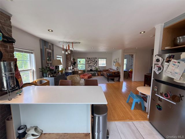 2 Broadway Avenue 2, Chelsea, NY 12512