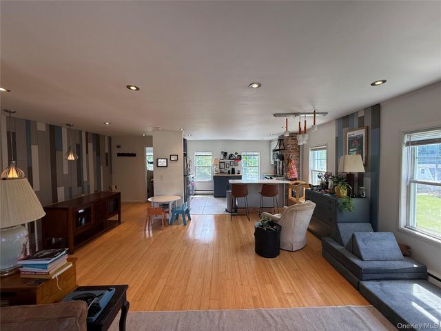 2 Broadway Avenue 2, Chelsea, NY 12512