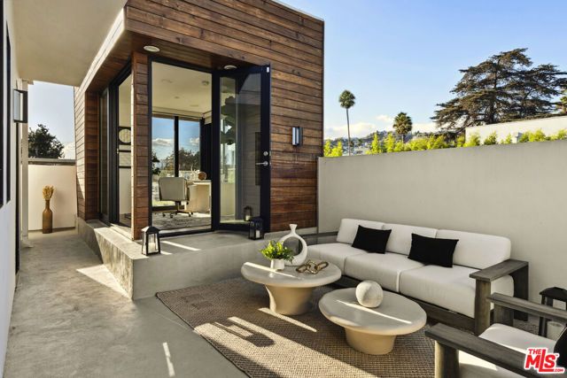 932 N Crescent Heights Boulevard, Los Angeles, CA 90046