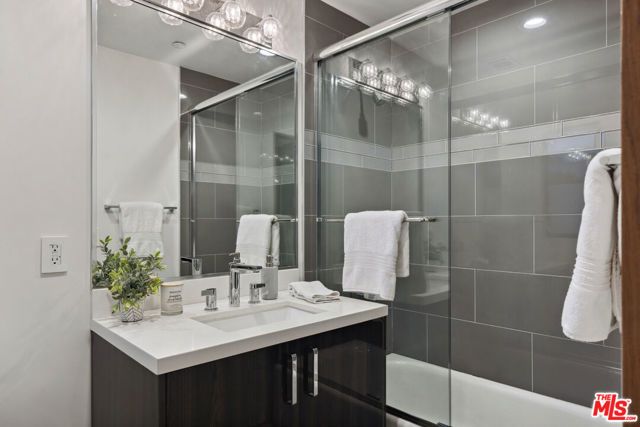 932 N Crescent Heights Boulevard, Los Angeles, CA 90046