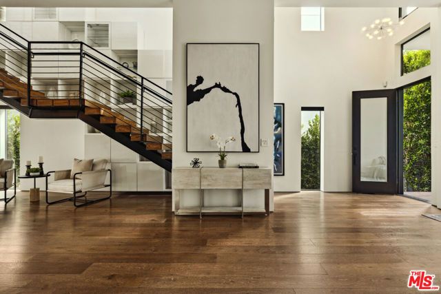 932 N Crescent Heights Boulevard, Los Angeles, CA 90046