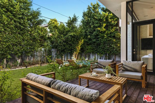 932 N Crescent Heights Boulevard, Los Angeles, CA 90046