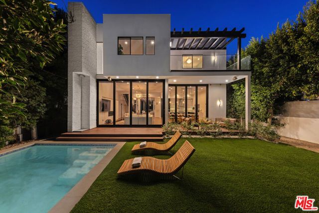 932 N Crescent Heights Boulevard, Los Angeles, CA 90046