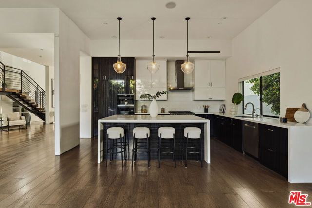 932 N Crescent Heights Boulevard, Los Angeles, CA 90046
