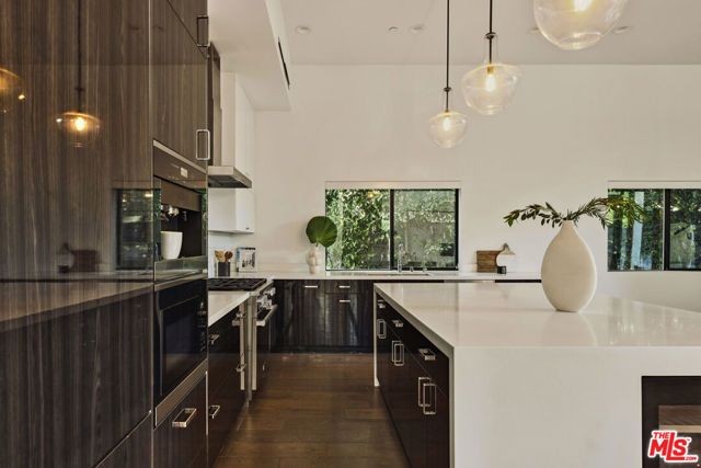 932 N Crescent Heights Boulevard, Los Angeles, CA 90046