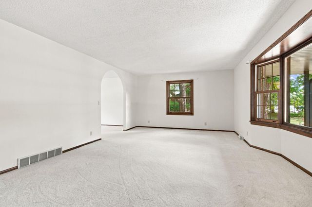 16755 7th Street NE, Ham Lake, MN 55304