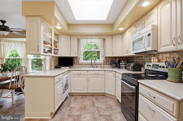 22 BURNSIDE DR, East Berlin, PA 17316