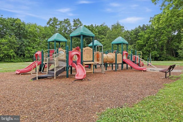 22 BURNSIDE DR, East Berlin, PA 17316
