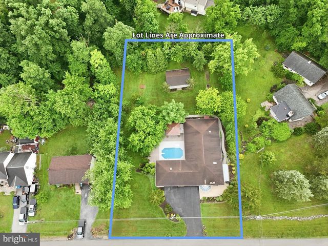 22 BURNSIDE DR, East Berlin, PA 17316