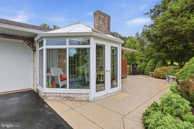 22 BURNSIDE DR, East Berlin, PA 17316