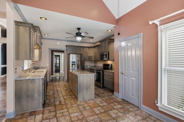 104 Clearview Ct, Springfield, TN 37172