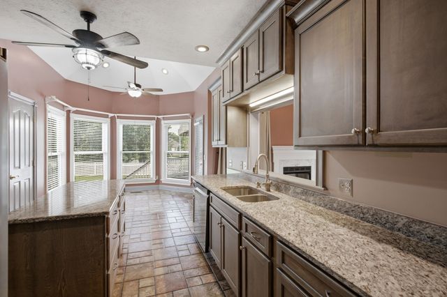 104 Clearview Ct, Springfield, TN 37172