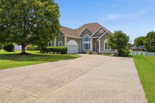 104 Clearview Ct, Springfield, TN 37172