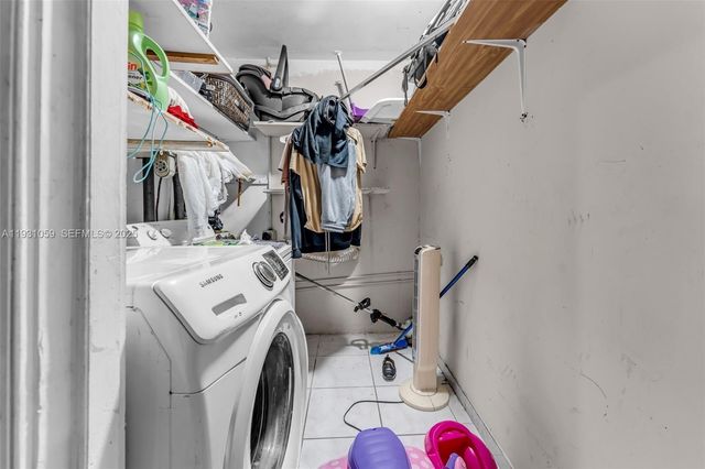 445 NW 8th St, Homestead, FL 33030