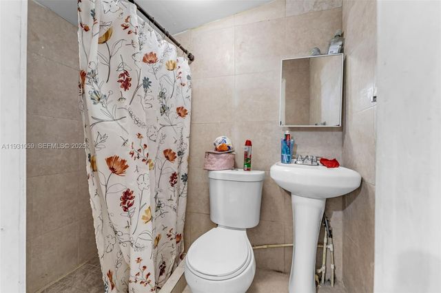 445 NW 8th St, Homestead, FL 33030