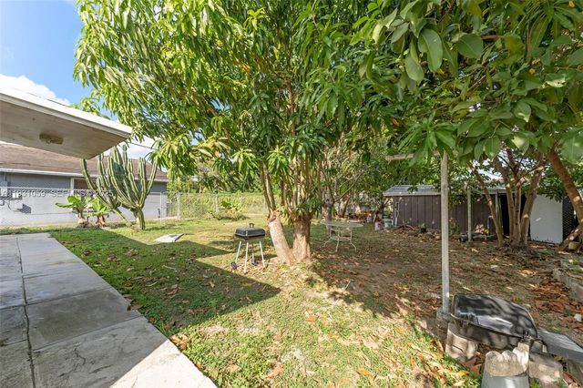 445 NW 8th St, Homestead, FL 33030