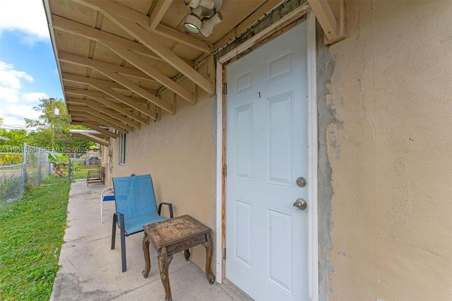 445 NW 8th St, Homestead, FL 33030