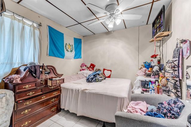 445 NW 8th St, Homestead, FL 33030