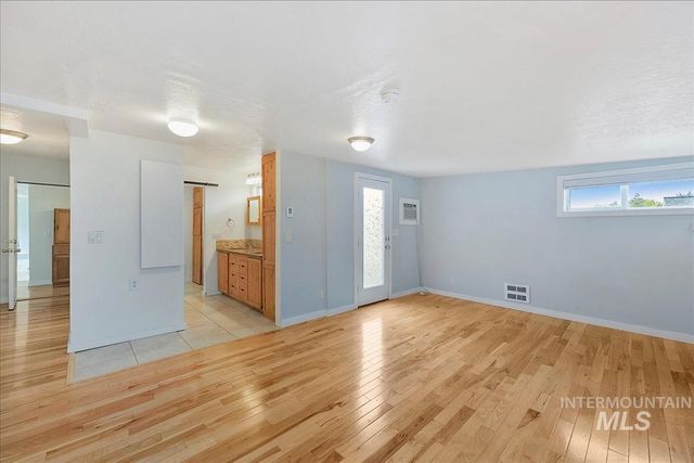 7141 W Hill Rd, Boise, ID 83714