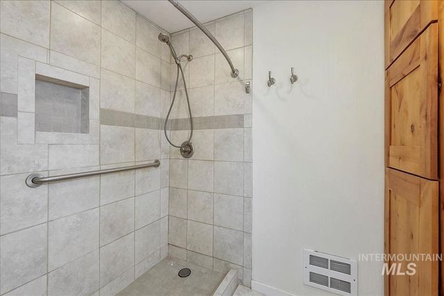7141 W Hill Rd, Boise, ID 83714