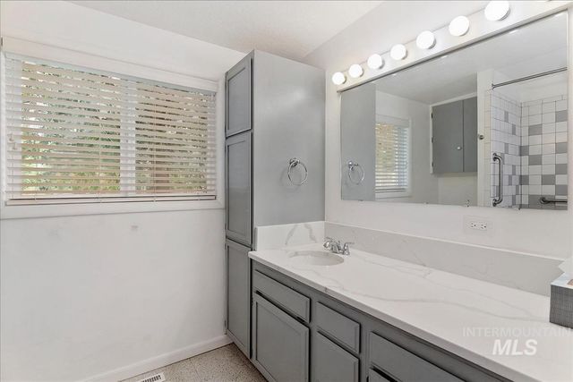7141 W Hill Rd, Boise, ID 83714