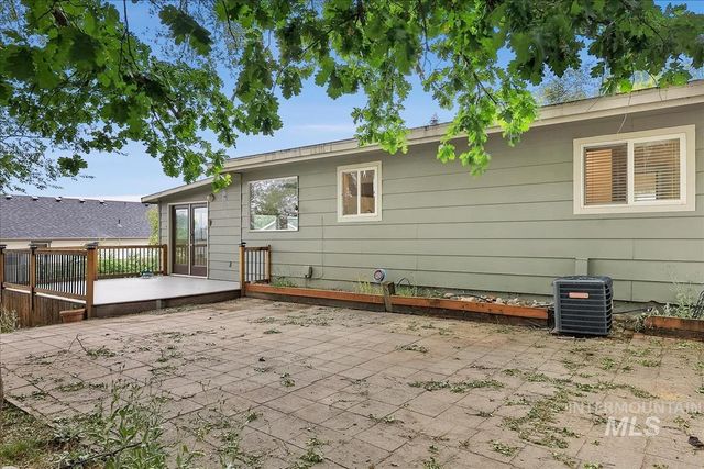 7141 W Hill Rd, Boise, ID 83714