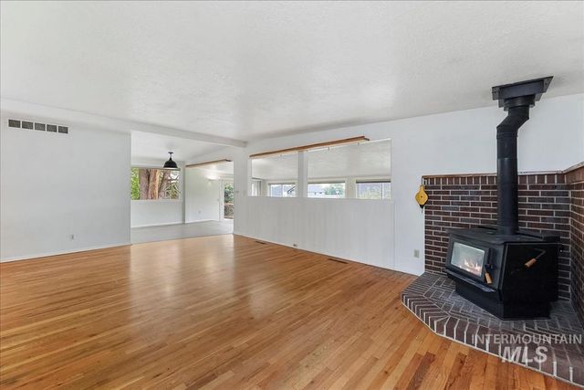 7141 W Hill Rd, Boise, ID 83714
