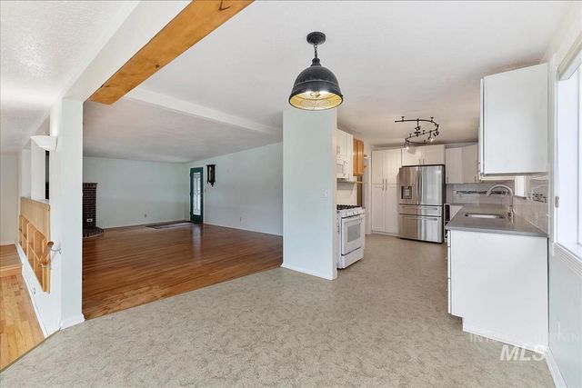 7141 W Hill Rd, Boise, ID 83714