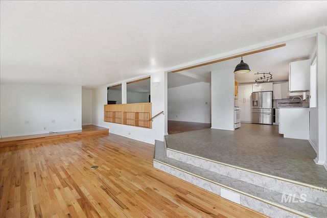 7141 W Hill Rd, Boise, ID 83714
