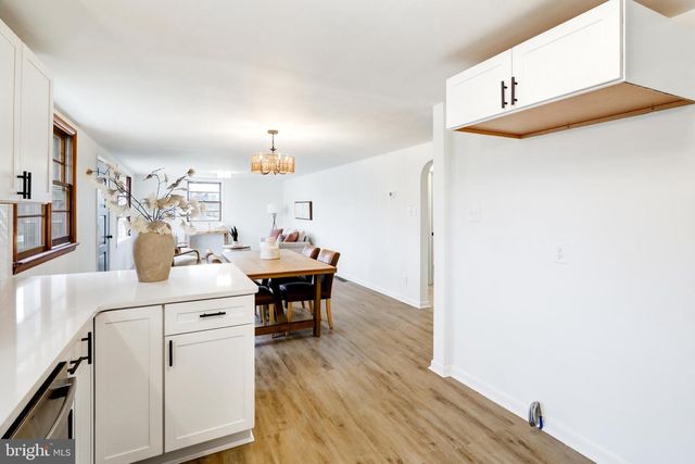 6428 YORK RD, Spring Grove, PA 17362