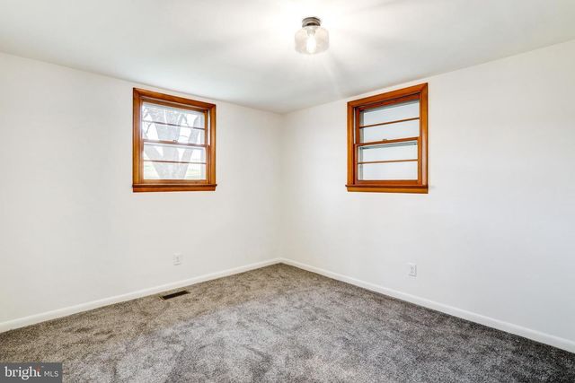 6428 YORK RD, Spring Grove, PA 17362
