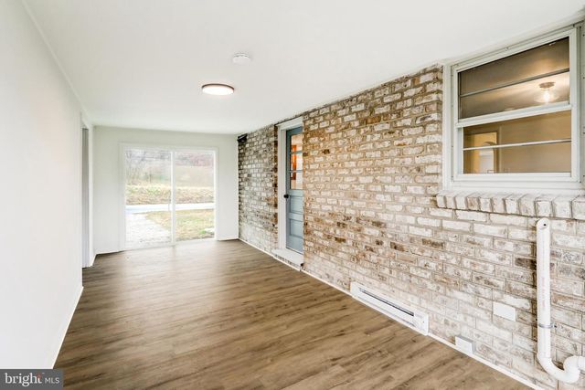 6428 YORK RD, Spring Grove, PA 17362