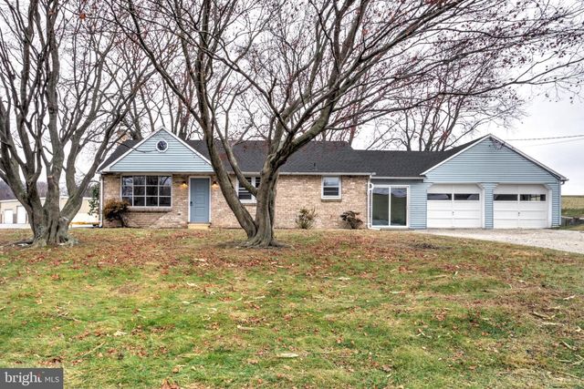 6428 YORK RD, Spring Grove, PA 17362