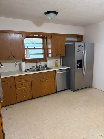 4003 W Hialeah Street, Springfield, MO 65803