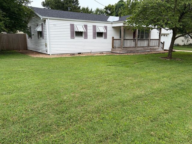 4003 W Hialeah Street, Springfield, MO 65803