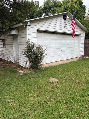 4003 W Hialeah Street, Springfield, MO 65803