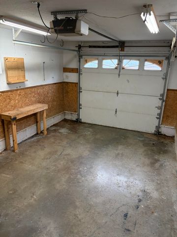 4003 W Hialeah Street, Springfield, MO 65803