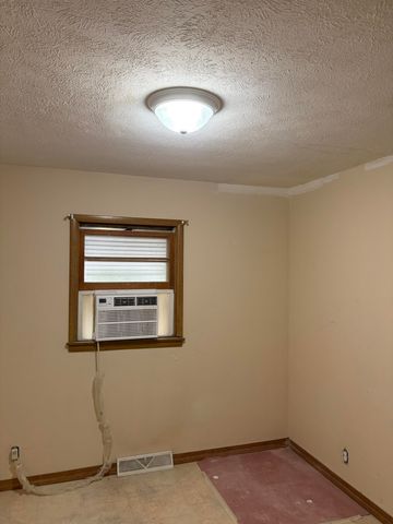 4003 W Hialeah Street, Springfield, MO 65803